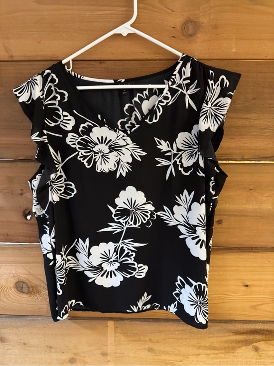 Talbots Tops - Talbots Black & White Floral V-Neck Blouse